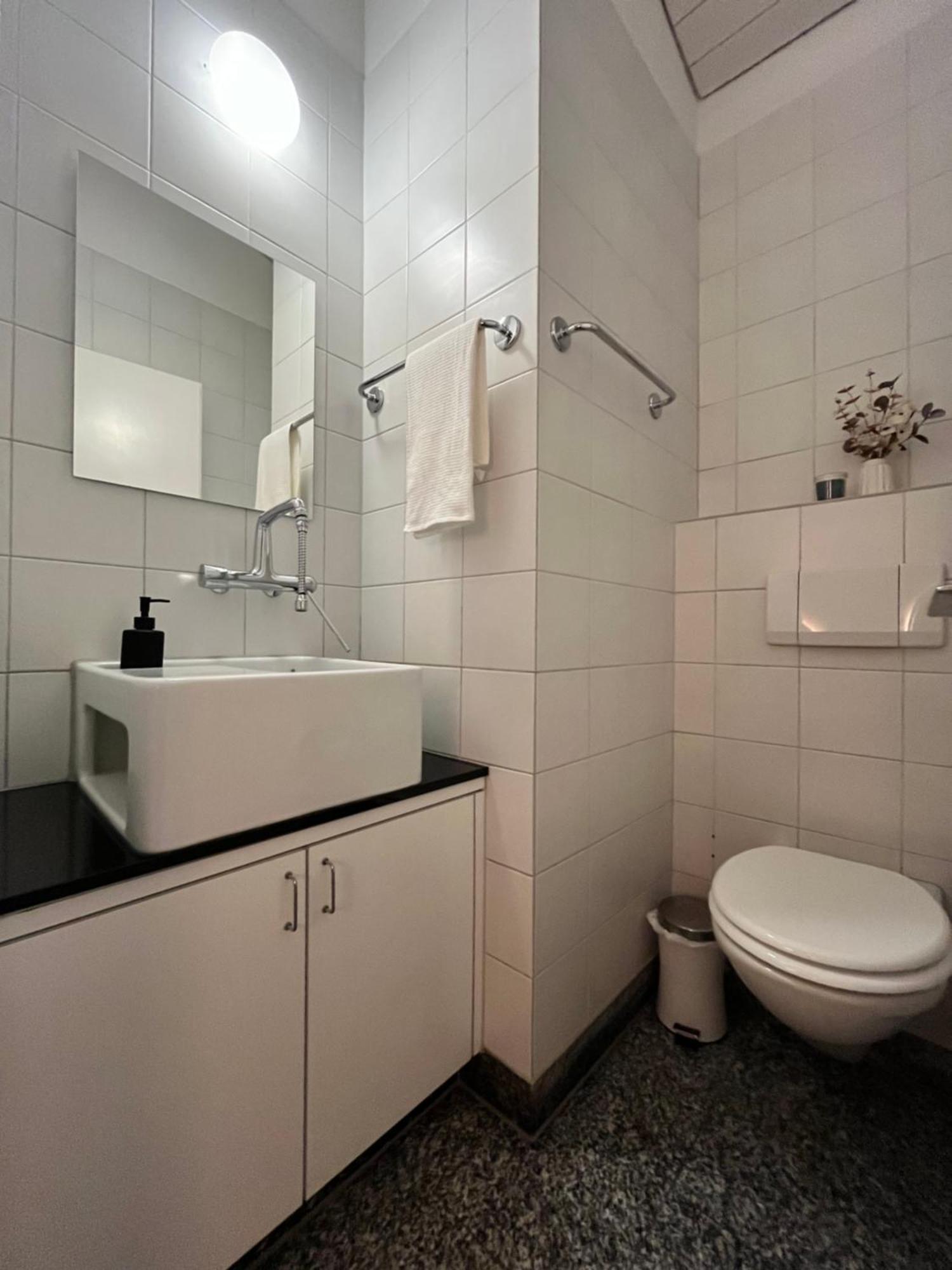 Wohnung Mit Grossartiger Seesicht Und Balkon Spiez Ngoại thất bức ảnh