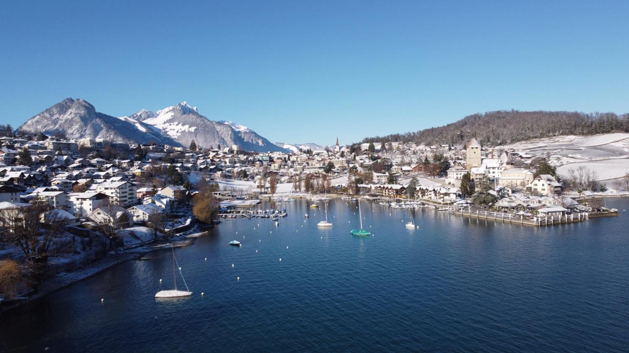 Wohnung Mit Grossartiger Seesicht Und Balkon Spiez Ngoại thất bức ảnh