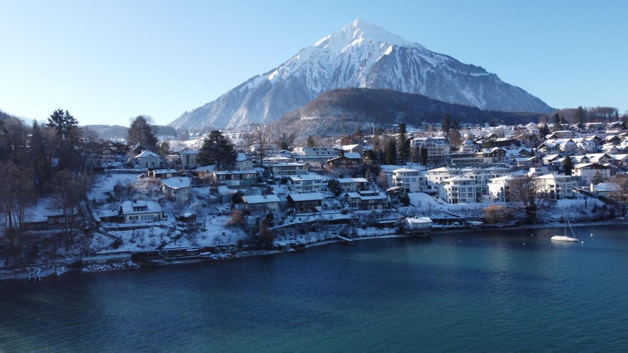 Wohnung Mit Grossartiger Seesicht Und Balkon Spiez Ngoại thất bức ảnh